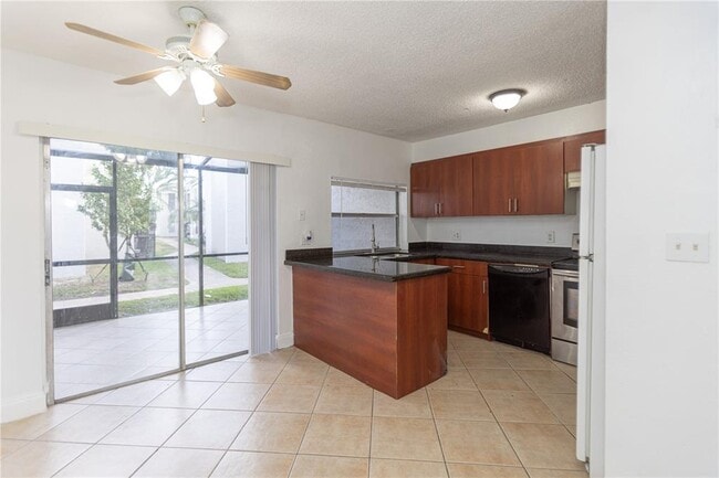 Photo - 4415 Treehouse Ln