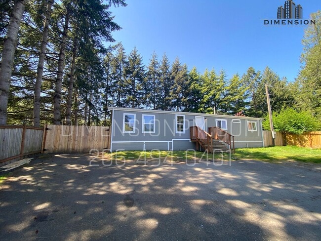 Building Photo - 4 Bed 2.5 Bath Remodelled Manufactured Home in Kent! Available NOW! Easy self showings!