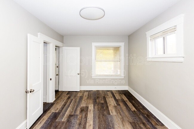 Photo - 2081 Halstead Ave