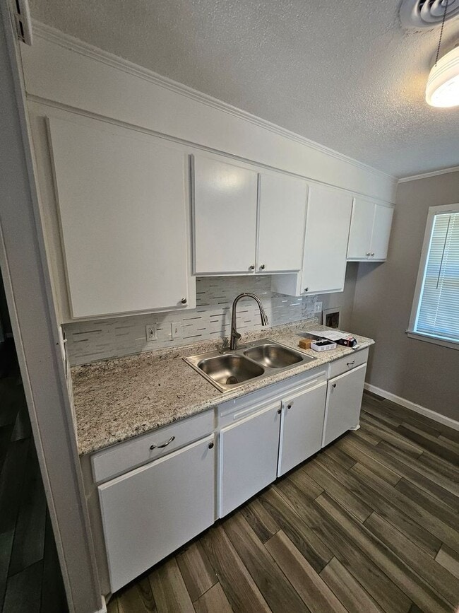 Photo - 403 E Eighth Street