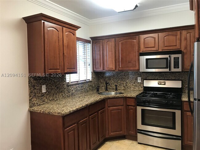 35 Antilla Ave Unit 2