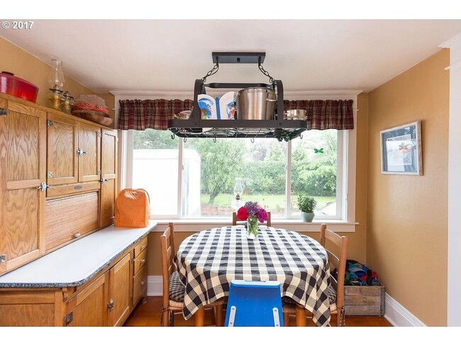 Photo - Beautiful 1898 Country Home