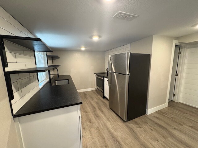 Building Photo - One-Bed Ground Floor Apartment - Edgewater... Unit B