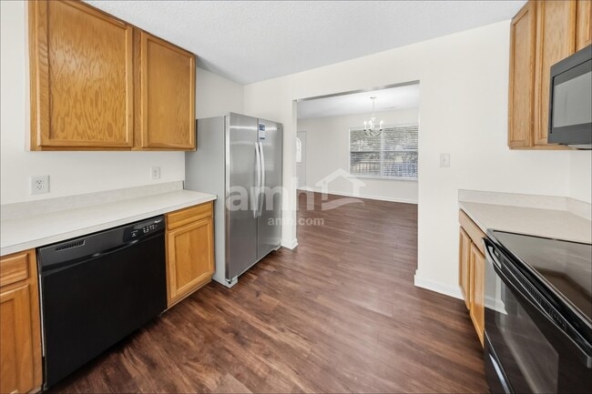 107 Daventry Pl