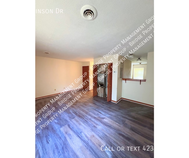 6929 Robinson Dr