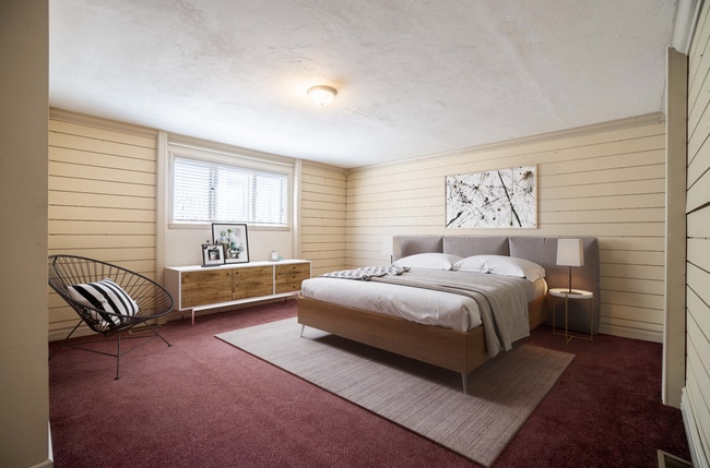 Photo - Spacious Duplex in the Heart of South Side...