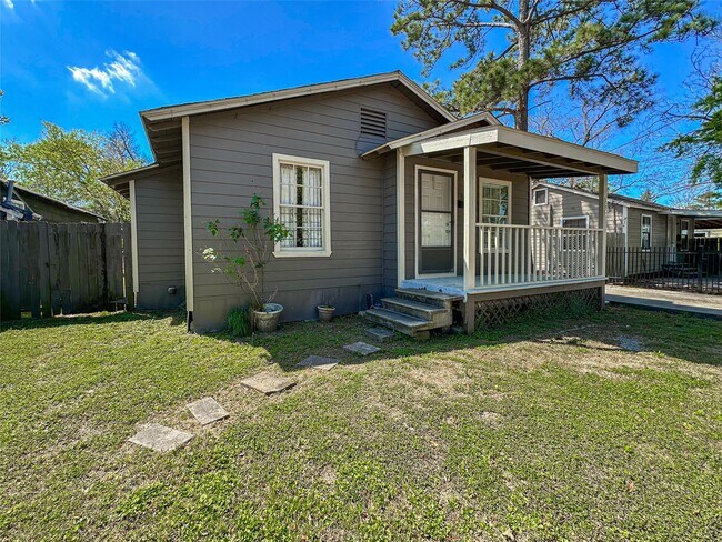 Photo - 132 Grothe Ln
