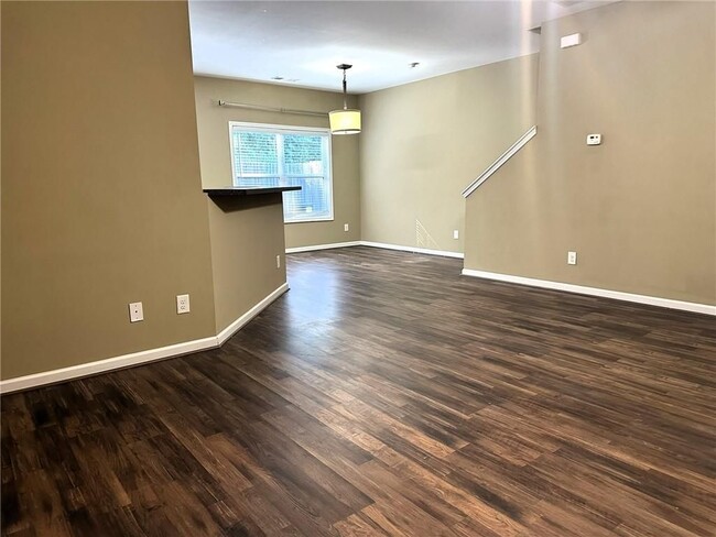 Photo - 538 Oakside Pl