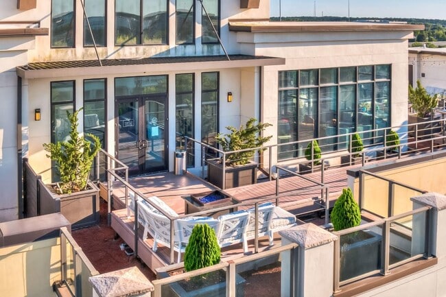 Photo - 5 Thousand Town