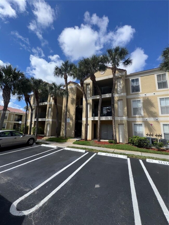 Building Photo - 733 Riverside Dr Unit 1216