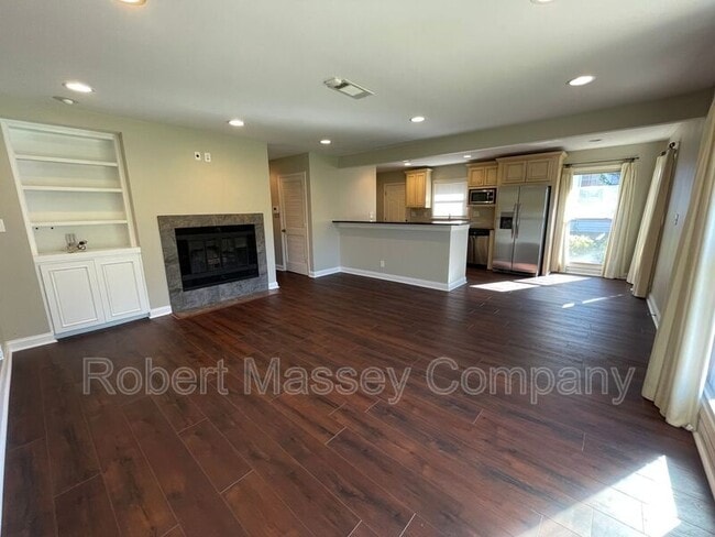 Photo - 2383 Clarendon Ave