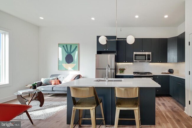 Building Photo - 1822 N Front St Unit 9