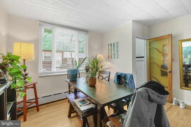 Photo - 1922 S Camac St