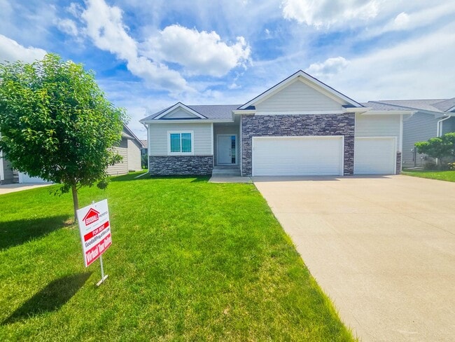 Building Photo - 4-Bedroom Ranch Home with Finished Basement & 3-Car Garage