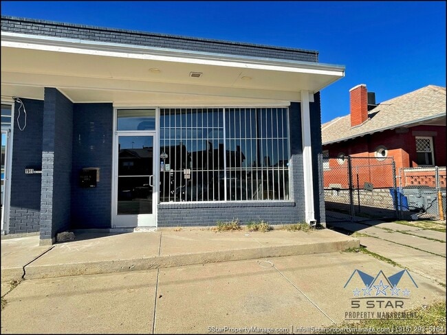 Building Photo - 1909 Yandell Dr Unit 1913