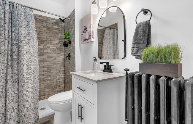 Photo - 139 Center St Unidad Silvery