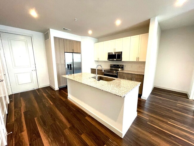 Building Photo - 15117 Fishtrap Bike Path Unit 02255