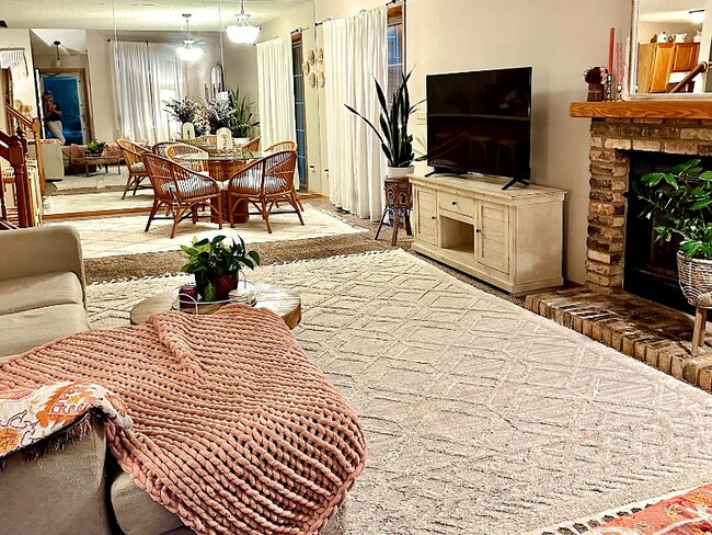 Building Photo - 9902 Fillmore St NE