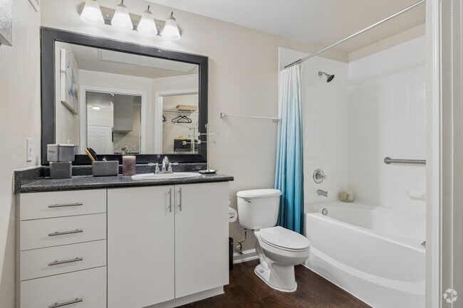 1 dormitorio, 1 baño - 692 pies cuadrados - Baño principal