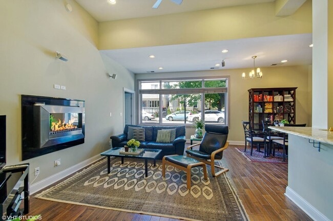 Photo - 3025 N California Ave Unit 1SW
