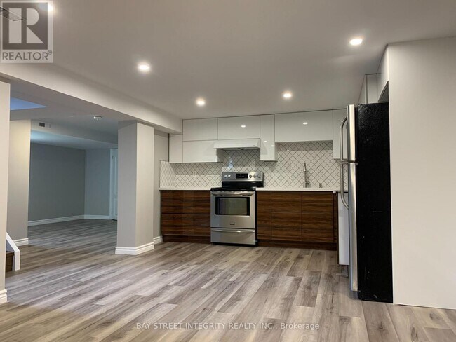 Photo - 505 Woodcrest Ave