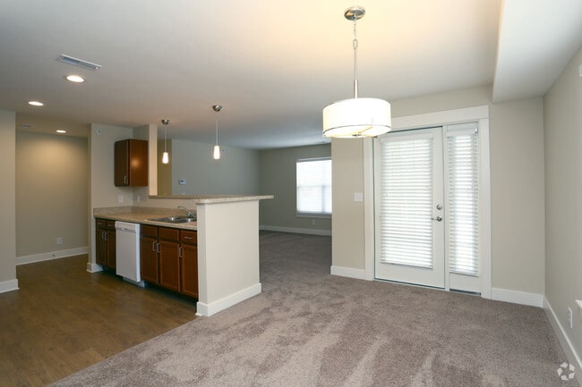 2HAB, 1.5BA - Comedor - Traditions at Burns Harbor Apartment Homes
