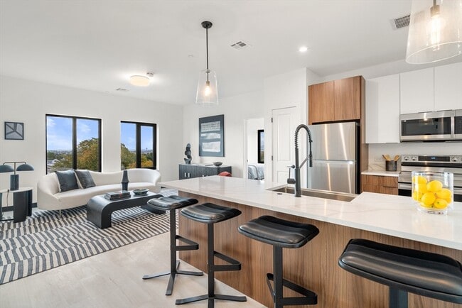 Building Photo - 600 Broadway Unit 506