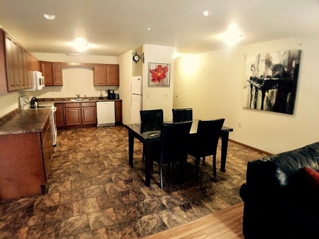 Photo - 2440 Southwoods Dr Unit End