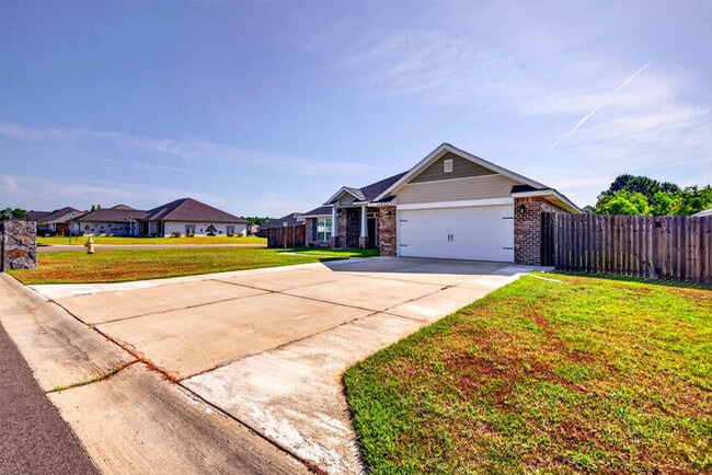 15028 Emersyn Ln