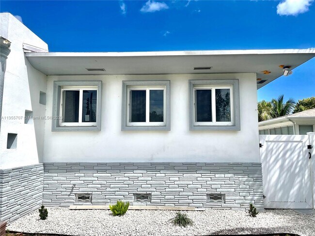 Photo - 15925 NE 18th Ave