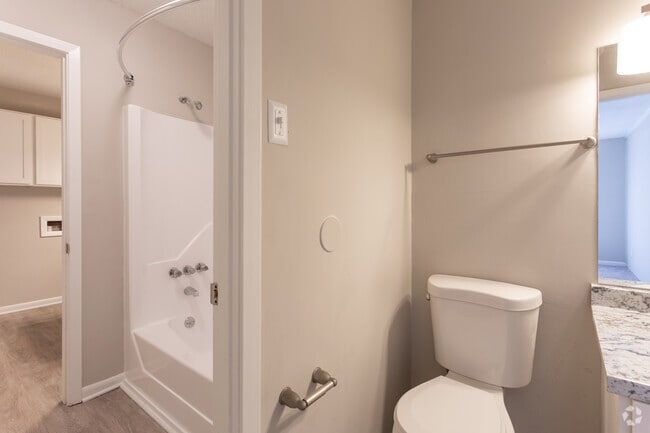 2BR, 1.5BA - 990SF - Master Bathroom