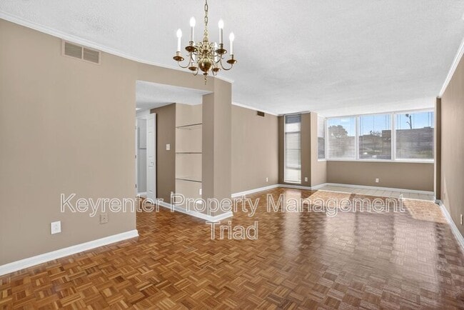Photo - 1101 N Elm St