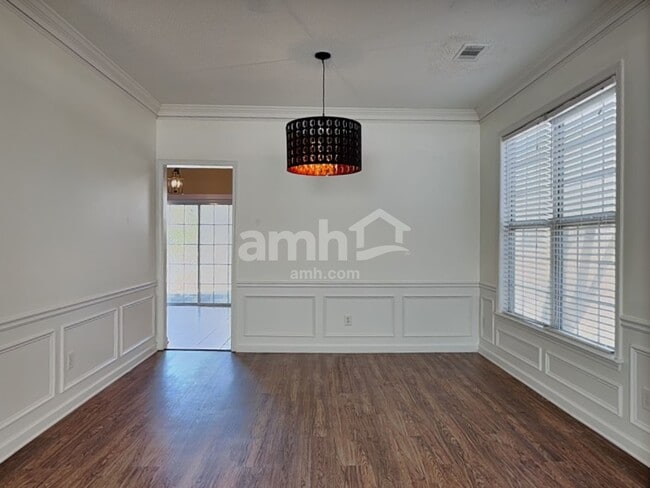 Photo - 2208 Sprucewood Dr NW