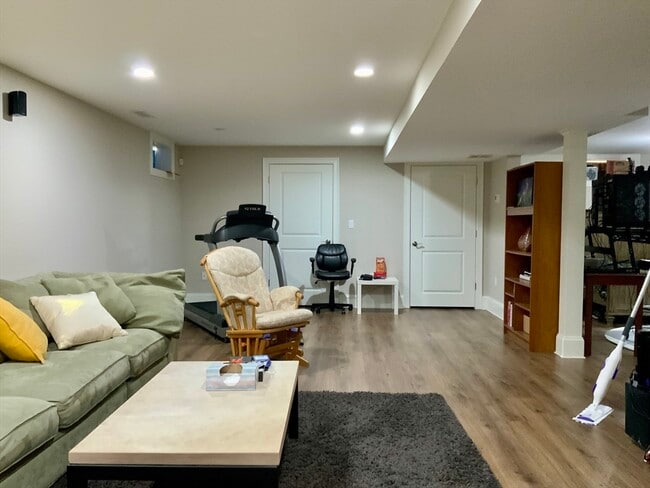 Building Photo - 35 Rindge Ave Rental