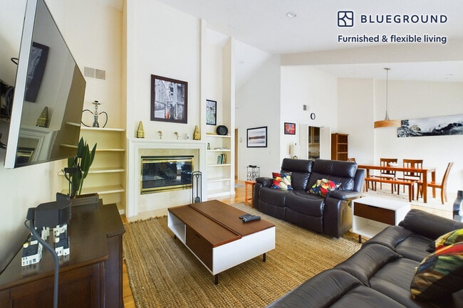 500 Golfview Dr