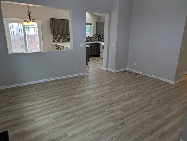 Photo - 2067 Woodpark Dr