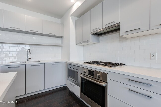 Photo - 4422 N 75th St Unit 3012