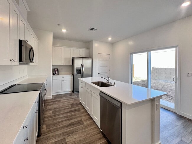 Photo - $2,950 Ashlan & Highland - Clovis 4 Bedroom/ Solar Panels/ Tesla Power Wall