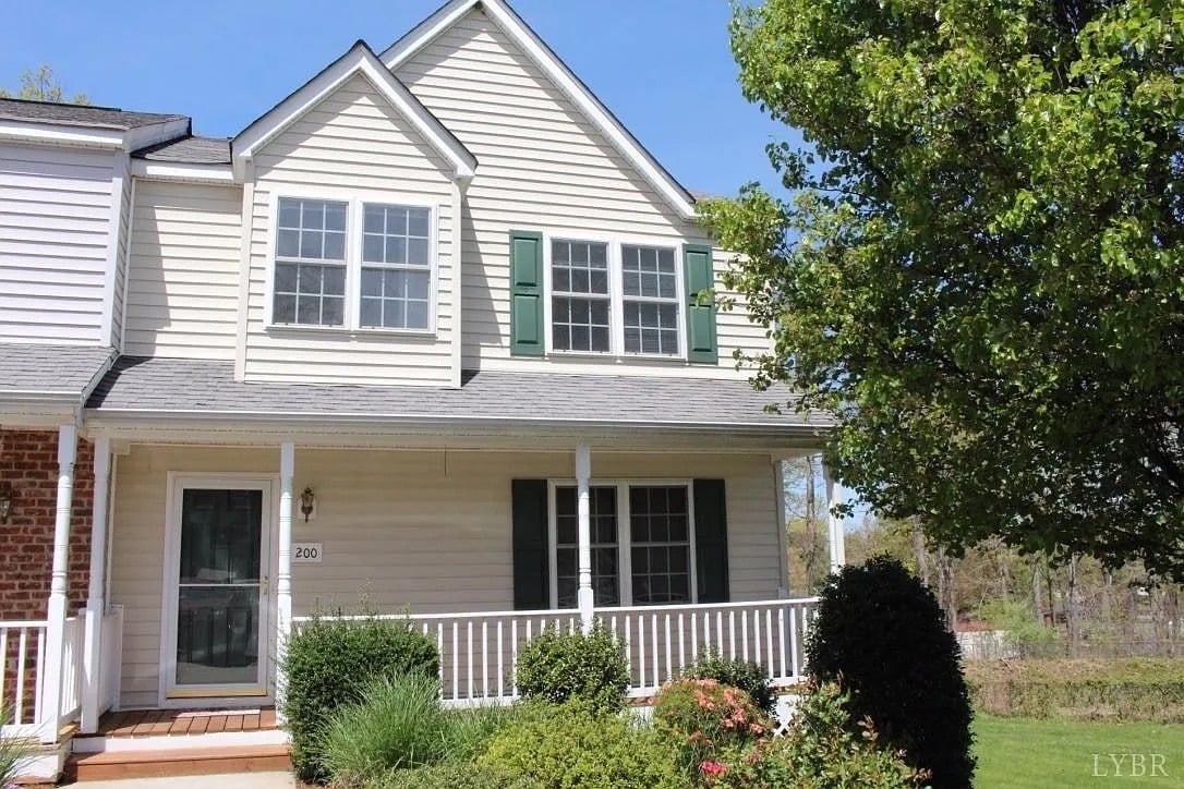 Photo - 200 Barrington Way