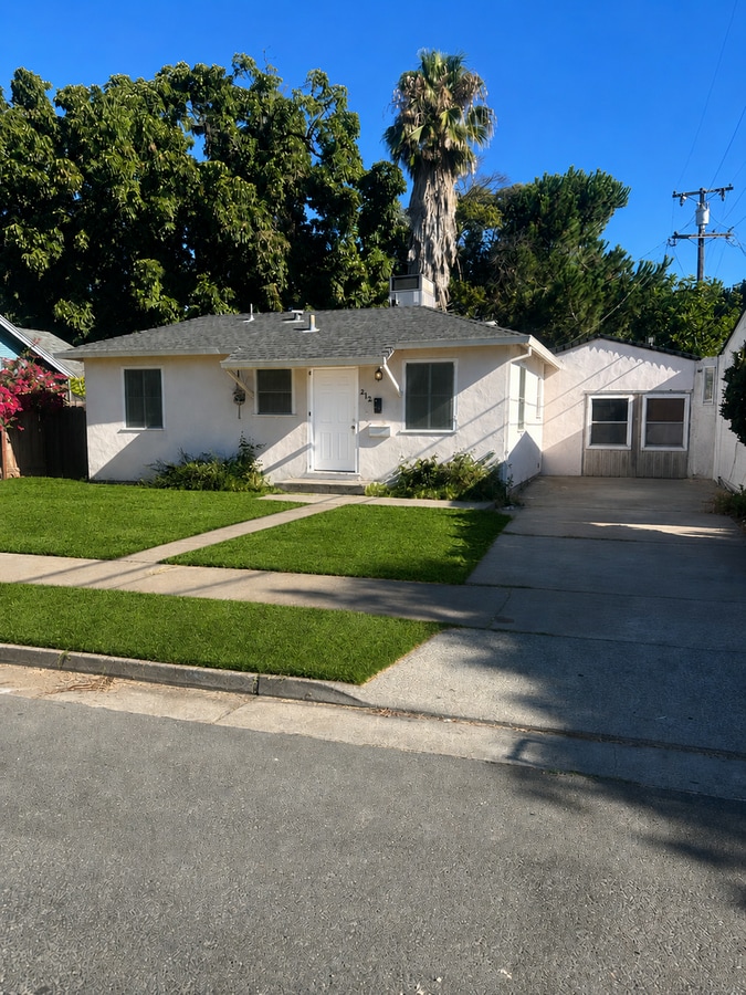 Photo - 2121 Raymond Ave