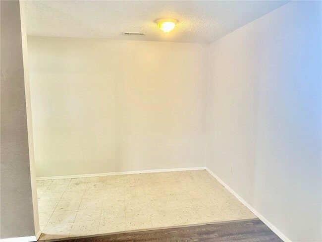 Photo - 1909 Cypress Pl