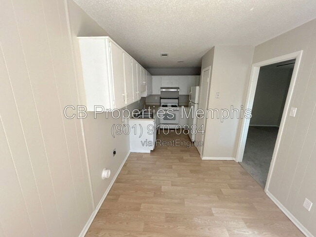 Photo - 2219 Goldbrier Ln