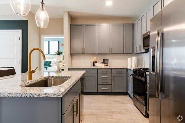 2BR, 2BA - Kitchen