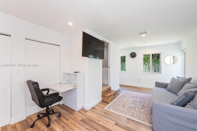 Photo - 1450 SW 20th Ave