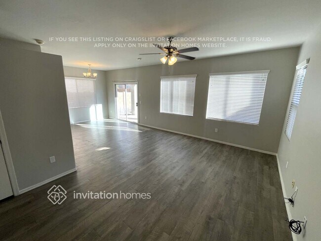 Photo - 3933 W Irwin Ave