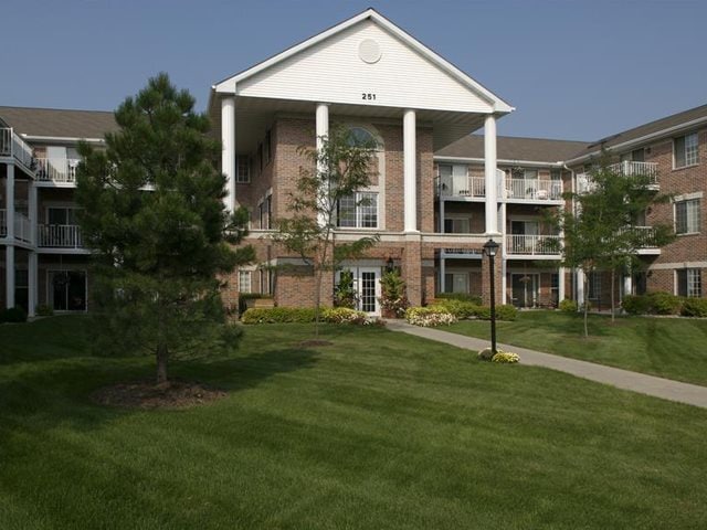 Parkway Landings 55+ Senior Luxury Living - Parkway Landings 55+ Senior Luxury Living Apartments