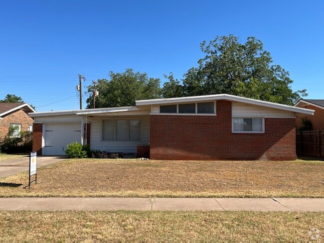 Building Photo - 4 Bedroom Located Near Elementary! Rental