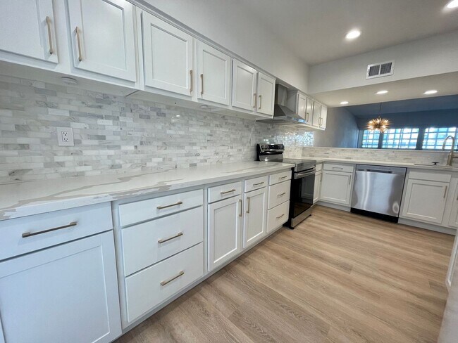 Photo - AVAILABLE NOW !! 2 Bedroom 2 Bathroom Cond...