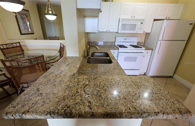 Photo - 2731 Via Capri Unit 937