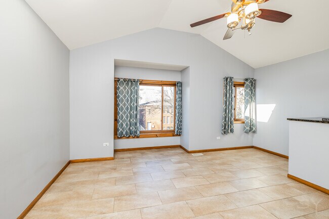 Photo - 807 S Claremont Ave Unit 3